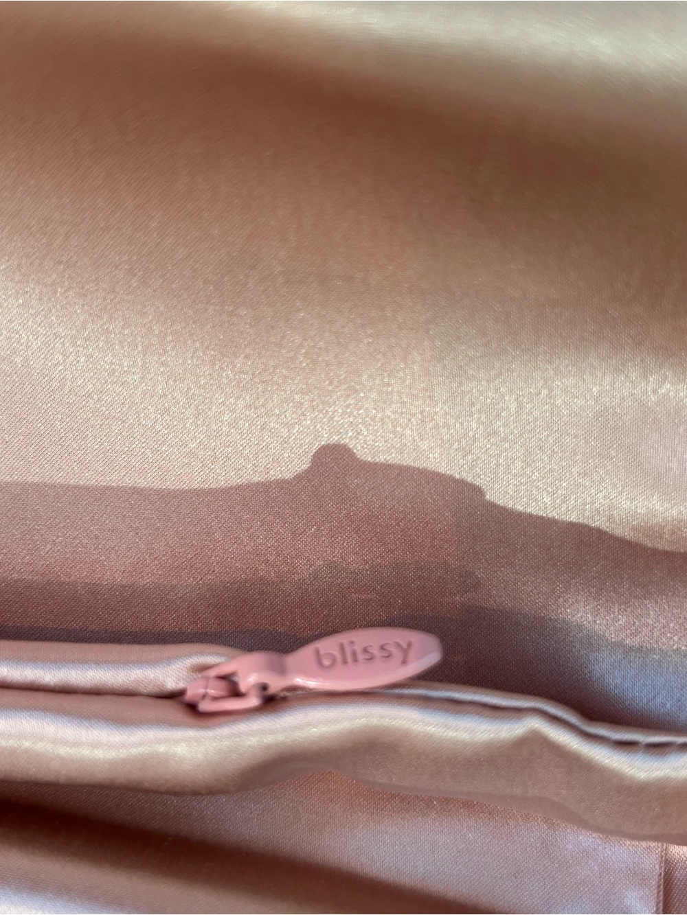 Bliss Pure Silk Standard Pillow Case and Sleep Mask in Rose Gold - Picture 5 of 9